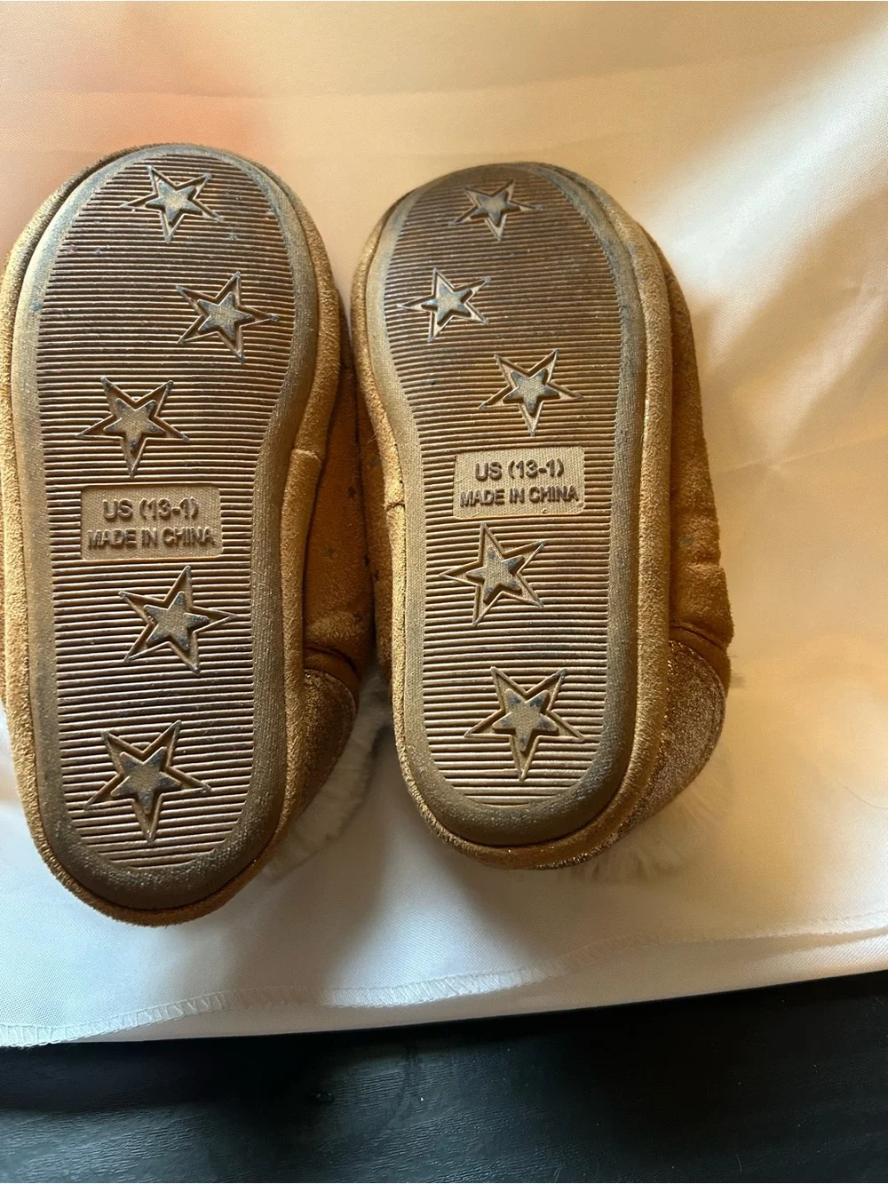 Juicy Couture Girls' Brown Faux-Fur Cozy Slip-On Slippers with Gold Glitter Heel